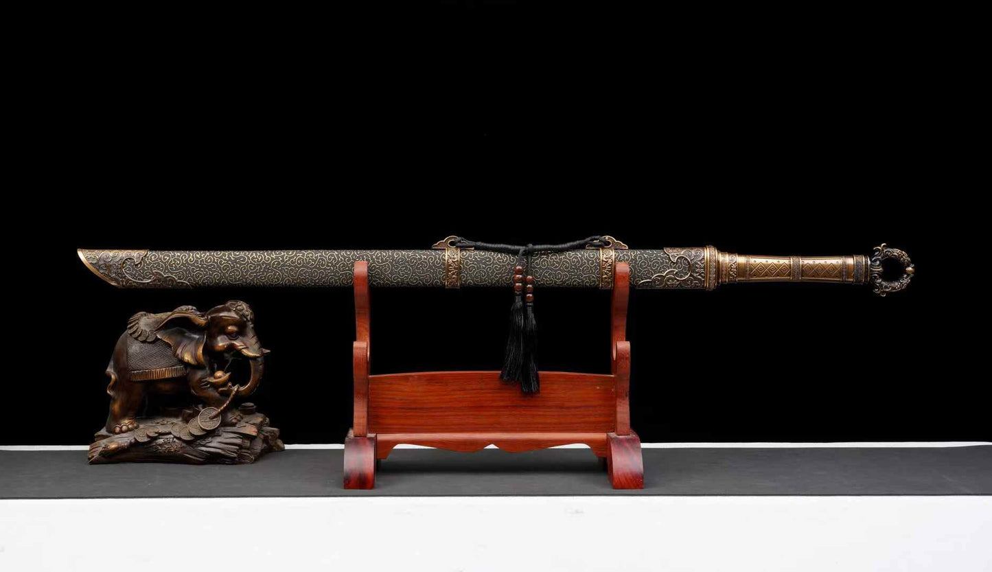 Tang Hengdao fully sheathed in patterned wood scabbard