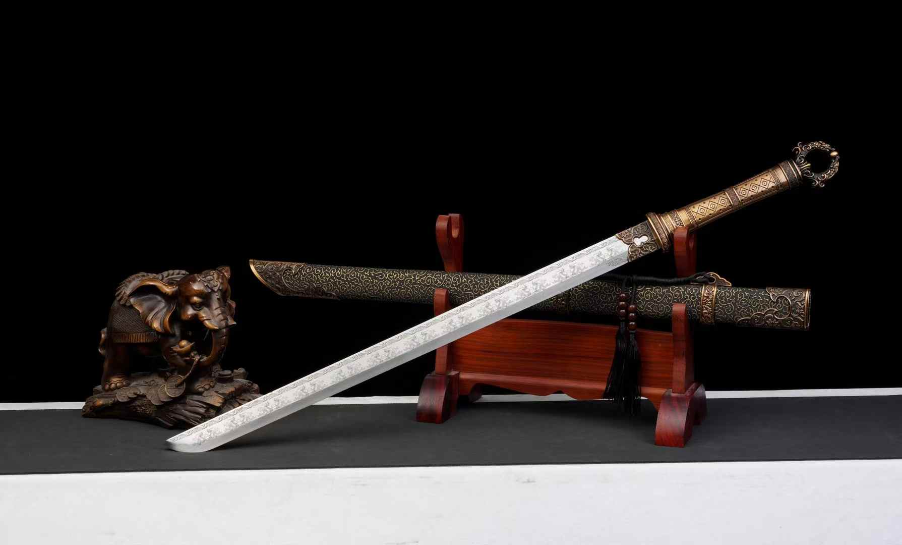 Tang Hengdao sword displayed with matching patterned scabbard