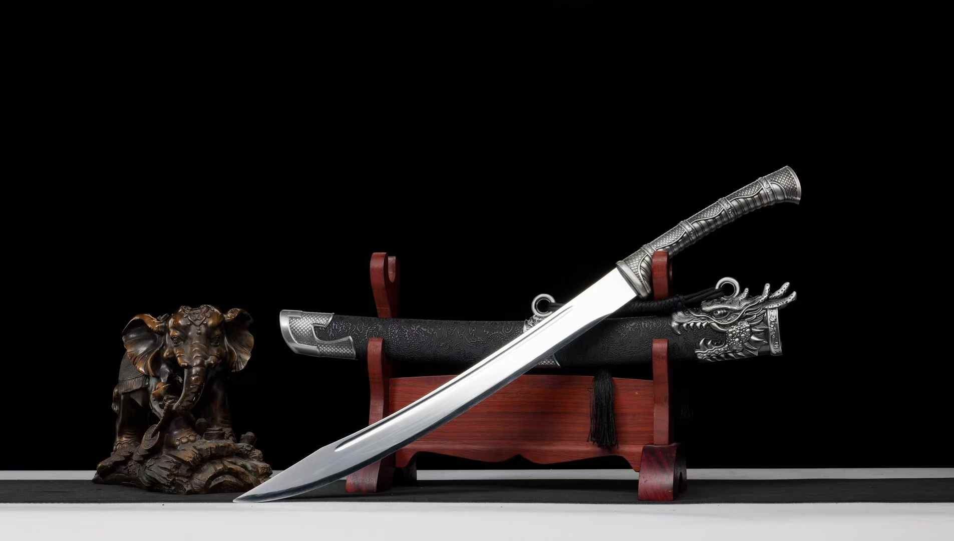 Xianglong Dao displayed with dragon-decorated black scabbard