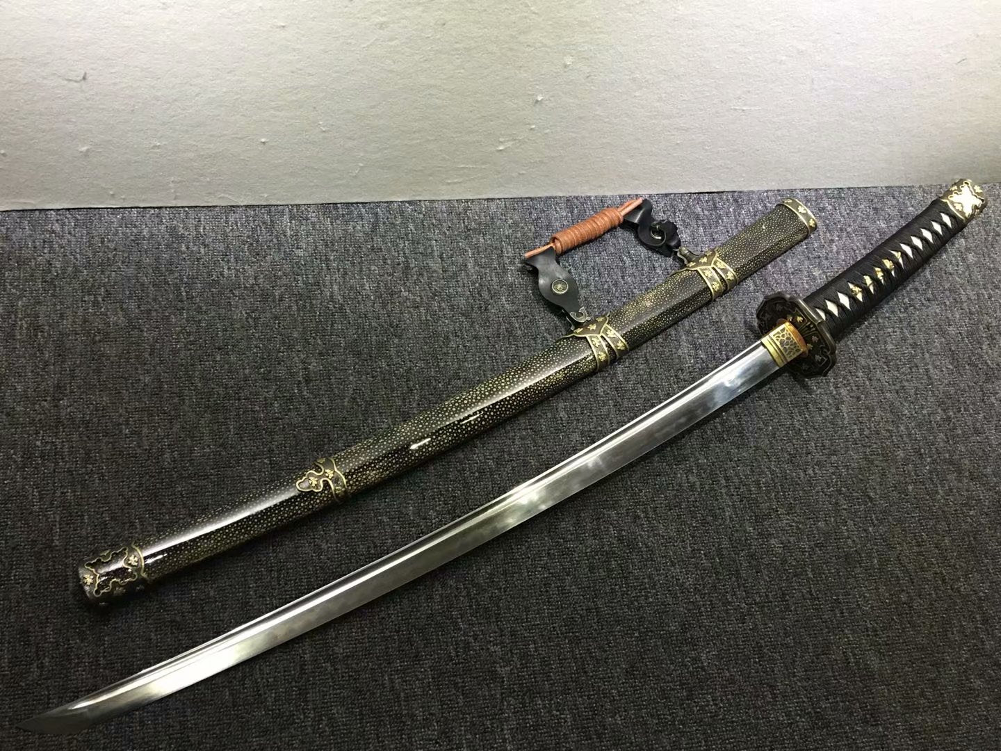 Tachi katana,Black skin scabbard,Damascus steel burn blade,Brass,Full tang - Chinese sword shop