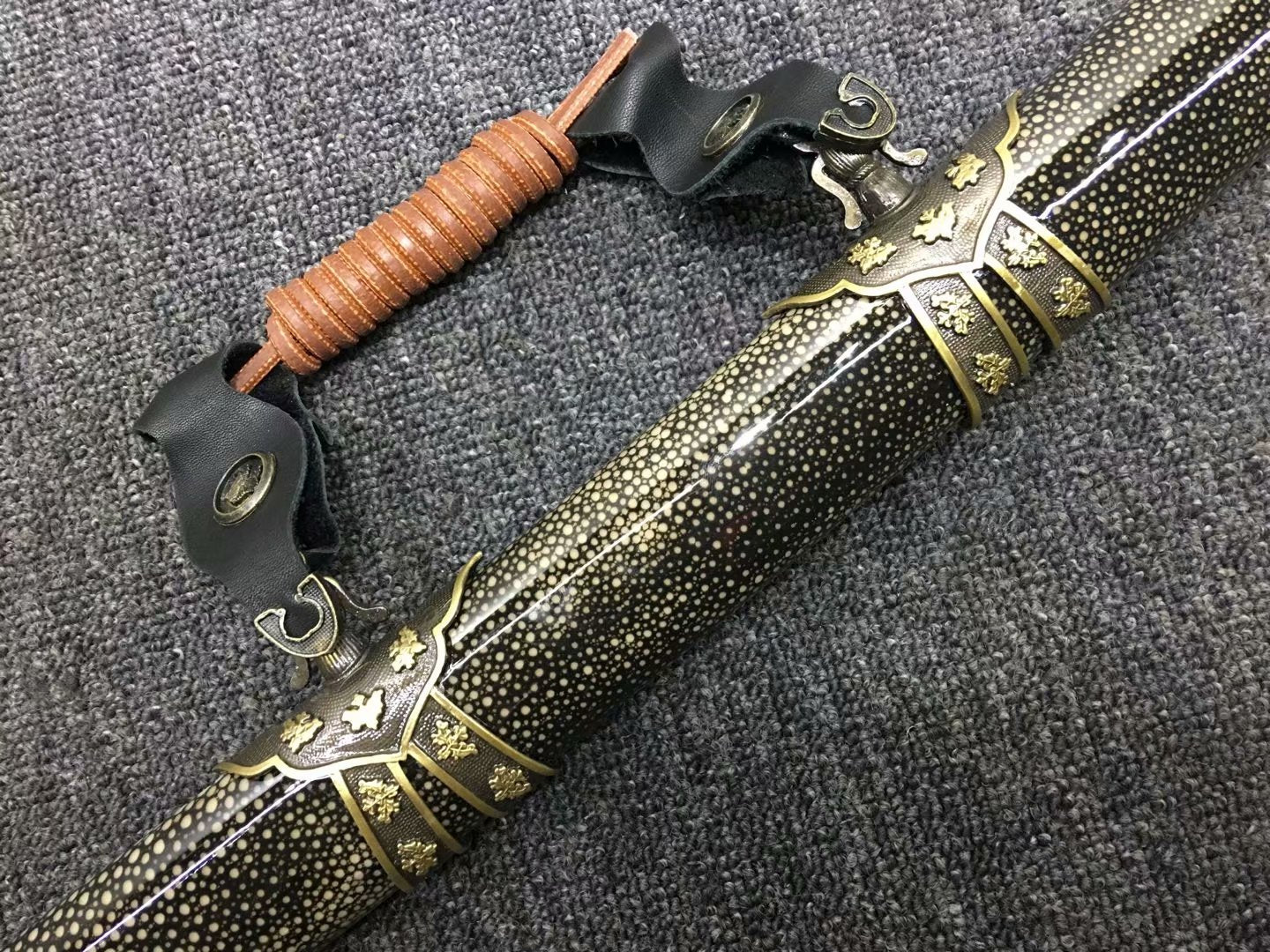 Tachi katana,Black skin scabbard,Damascus steel burn blade,Brass,Full tang - Chinese sword shop