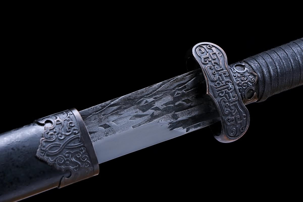 Black gold Dao,Forged high carbon steel blade,Solid wood scabbard