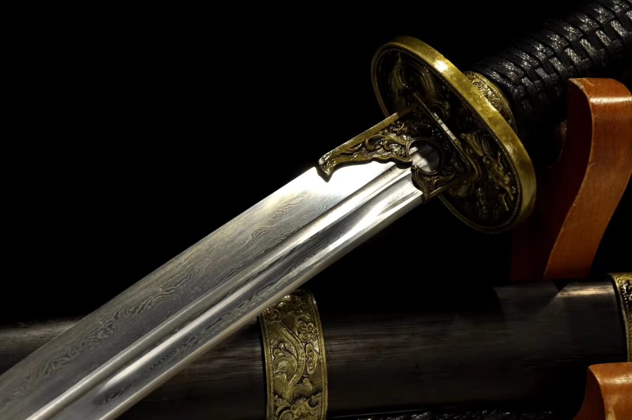 Horse-Chopping Sword Handmade Damascus Steel Blade