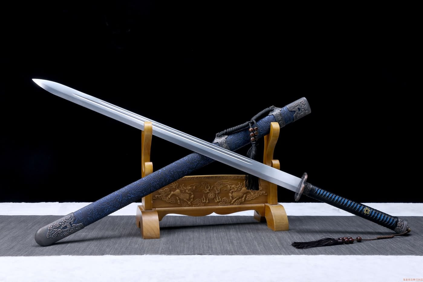 Qing dao swords,High carbon steel black blade,Blue Pu scabbard