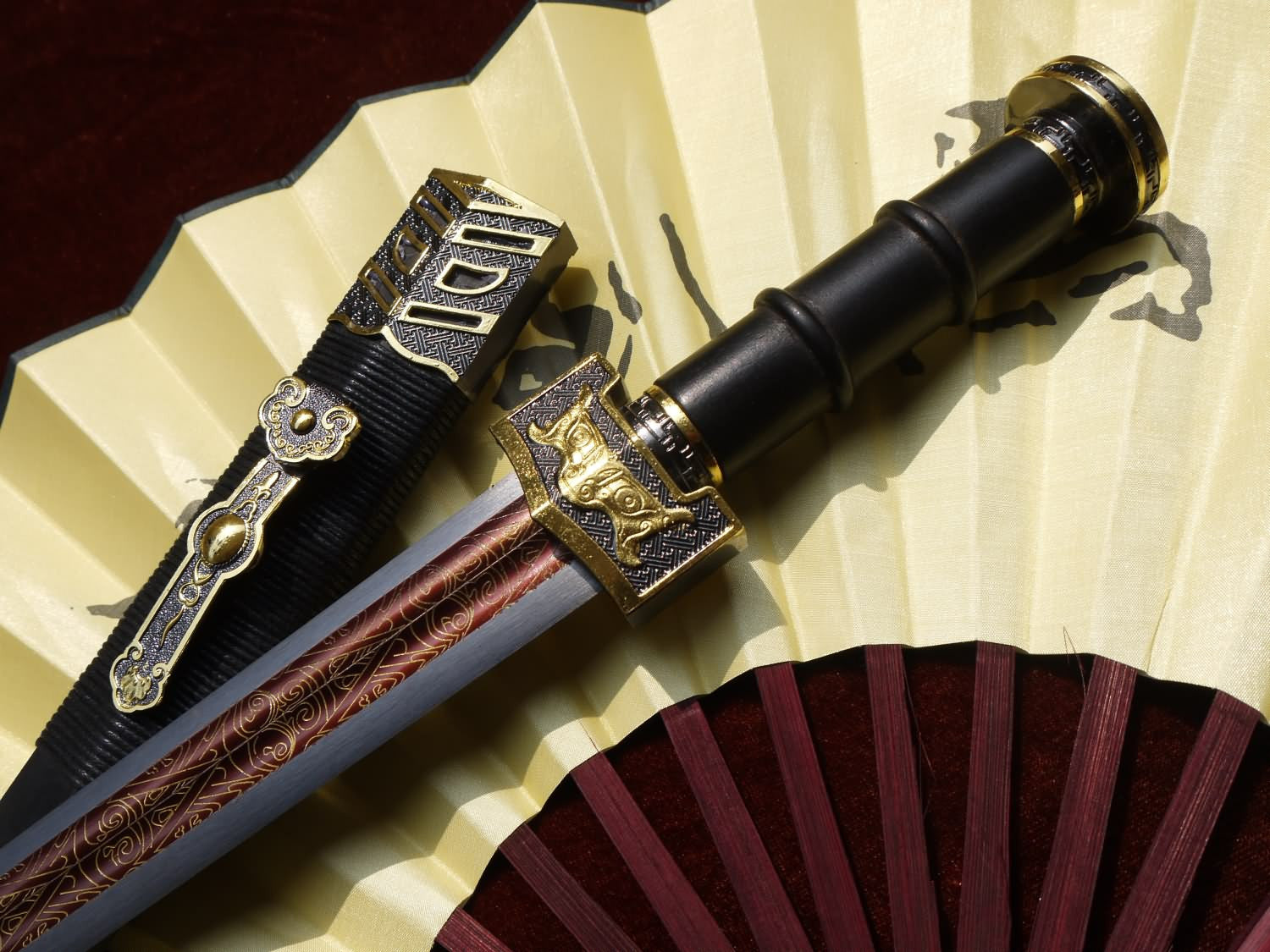 Dagger sword,Folded steel,Black wood scabbard,Alloy fitting,Length 13 inch - Chinese sword shop