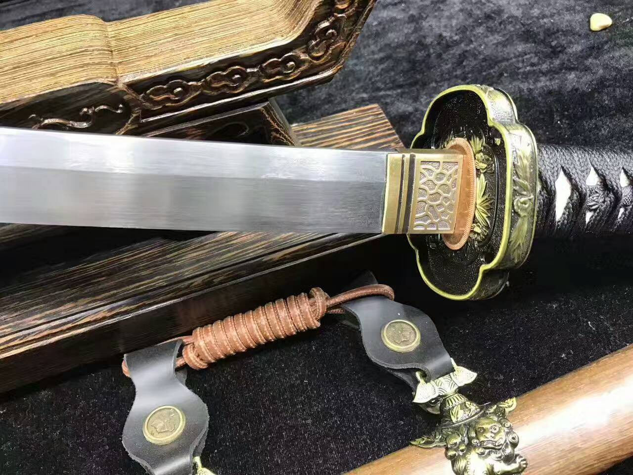 Nihontou Tachi,Nodachi(Folded steel,Rosewood scabbard,Alloy tosogu)Full tang - Chinese sword shop