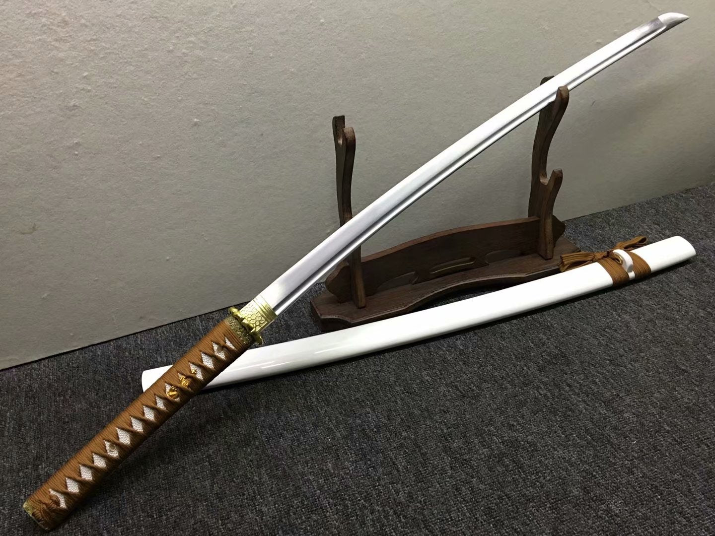 Nihontou katana,kendo,Medium carbon steel blade,White scabbard,Alloy - Chinese sword shop