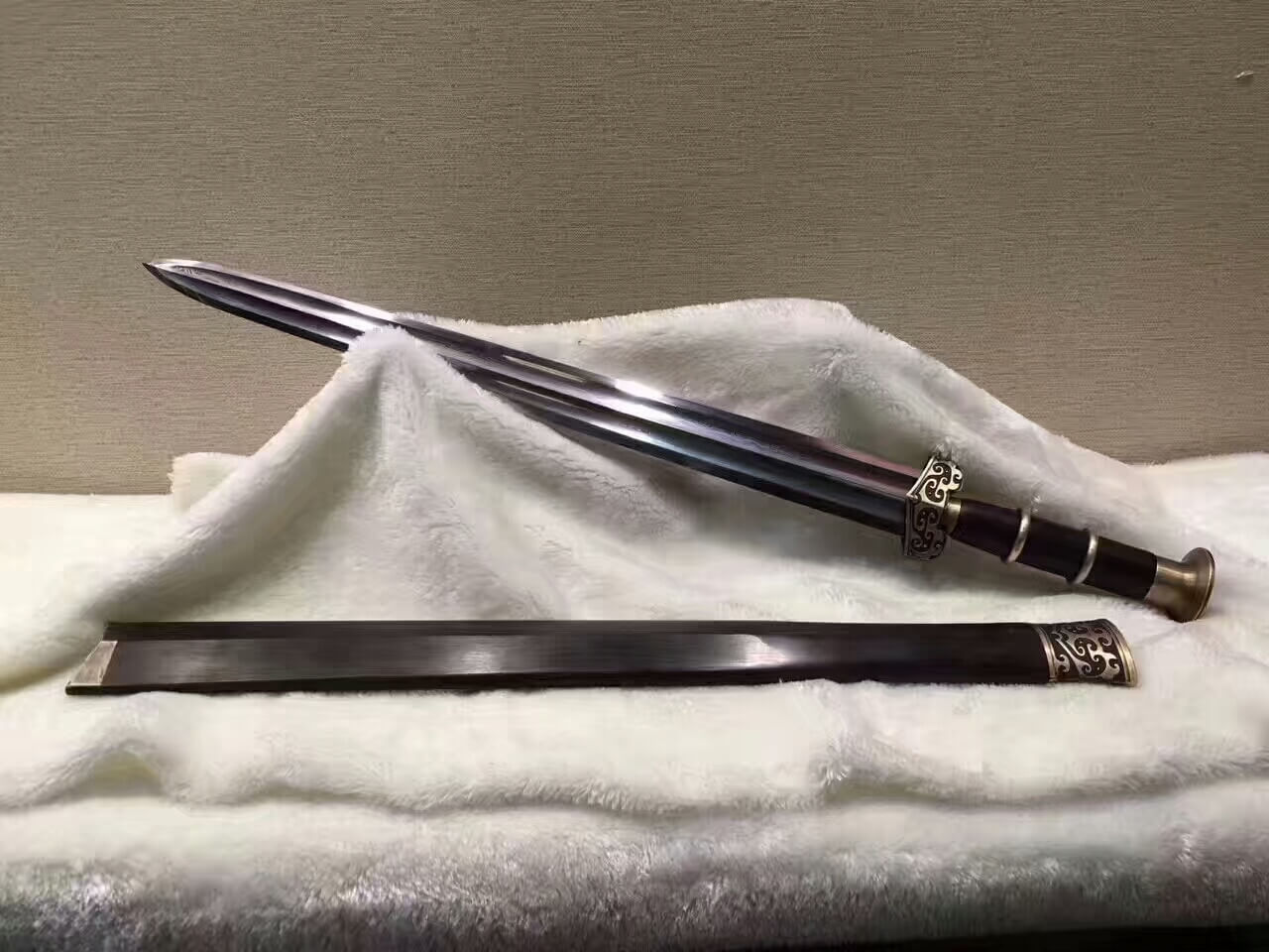 Yuewang jian(Damascus steel bade,Ebony scabbard,Brass)Length 28" - Chinese sword shop